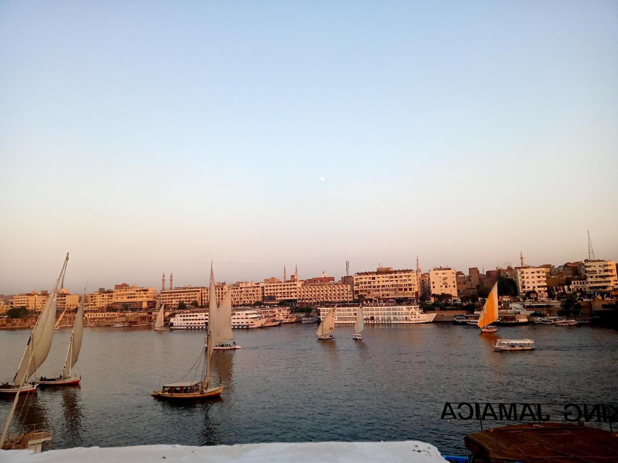 Mostafa Jamaica Guesthouse Aswan Bagian luar foto