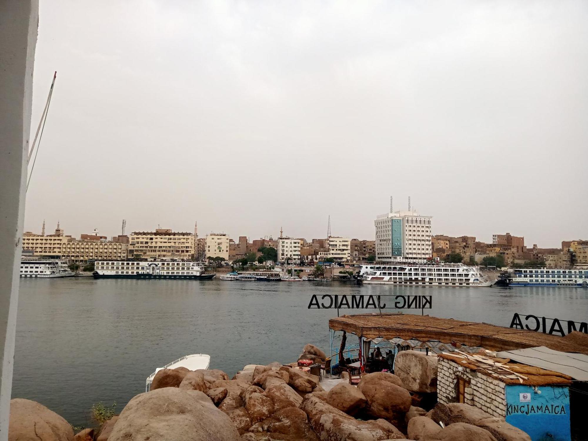Mostafa Jamaica Guesthouse Aswan Ruang foto